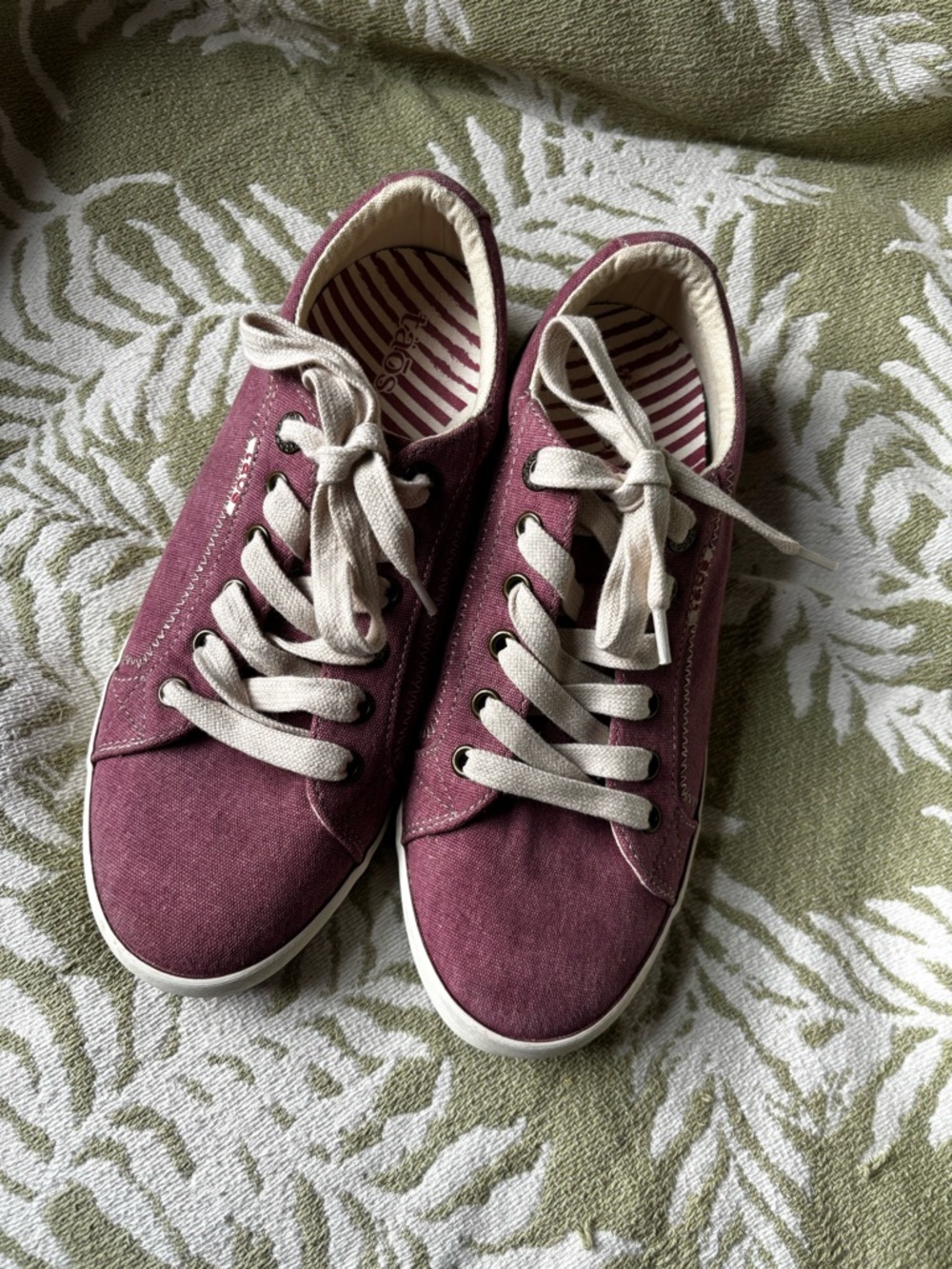 Taos Star Sneakers